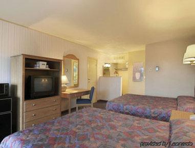 Budget Inn/ Natick Room photo