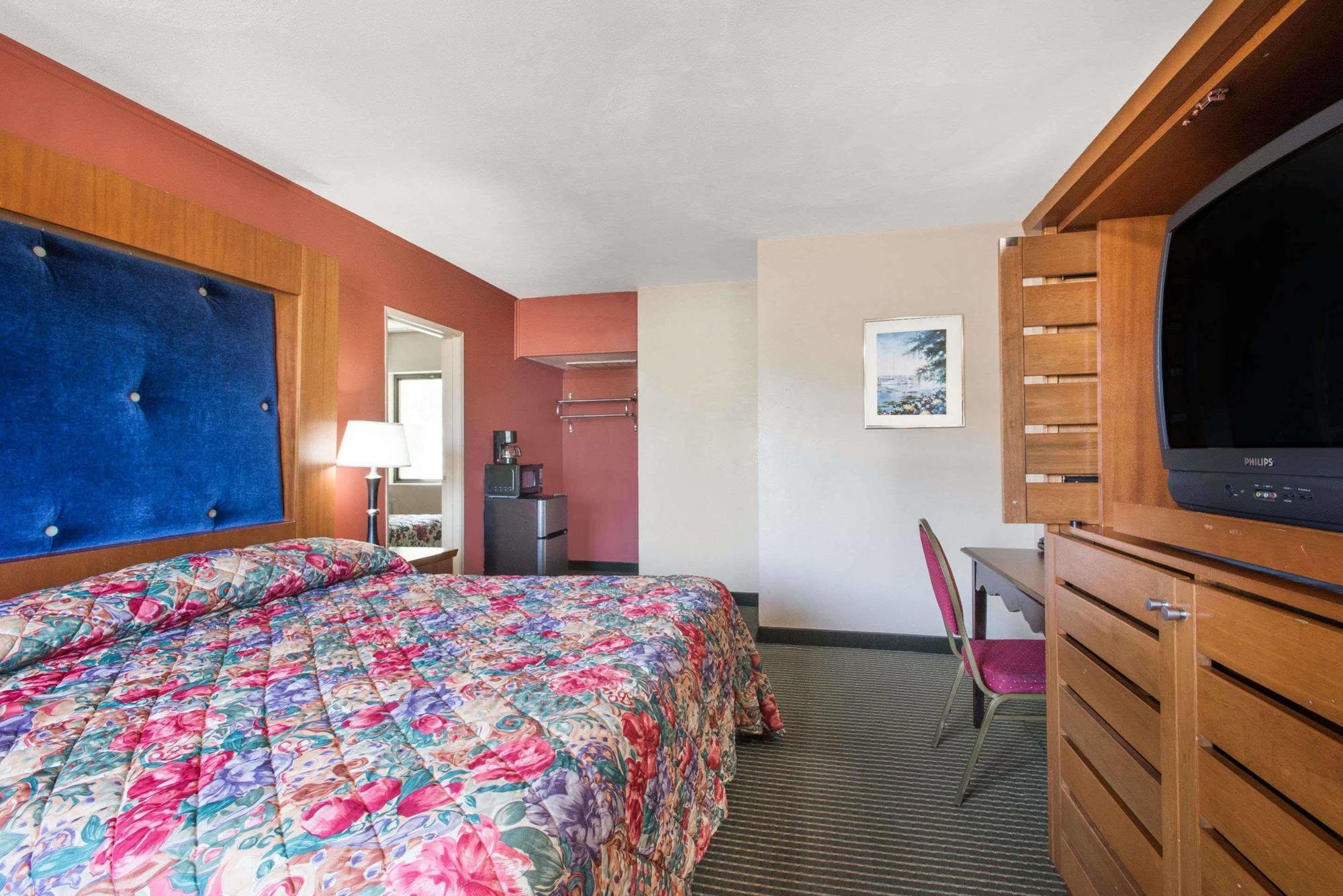 Budget Inn/ Natick Exterior photo