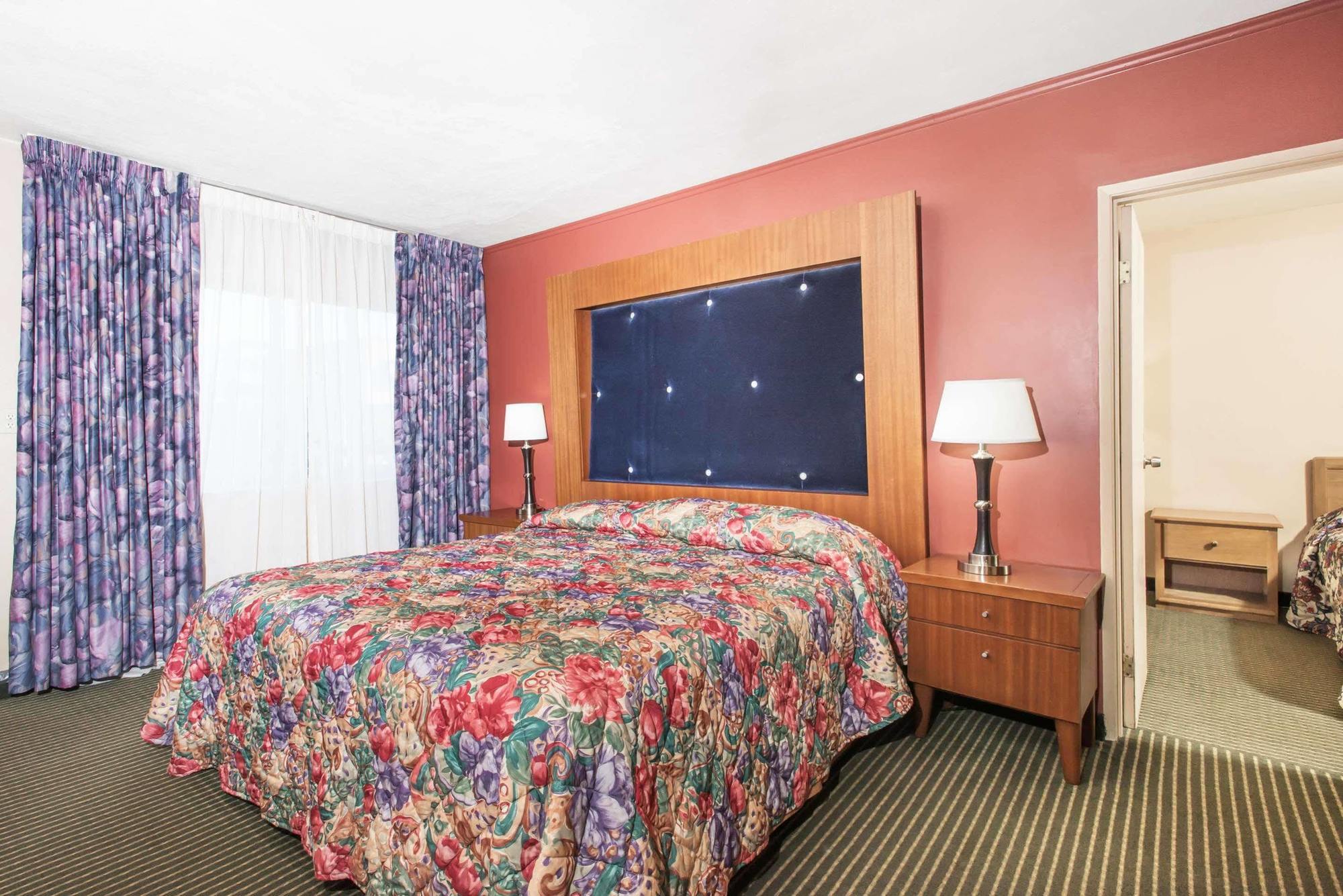 Budget Inn/ Natick Exterior photo